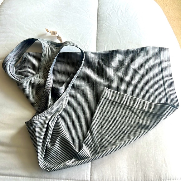 Stripe swiftly tank - Picture 2 of 7